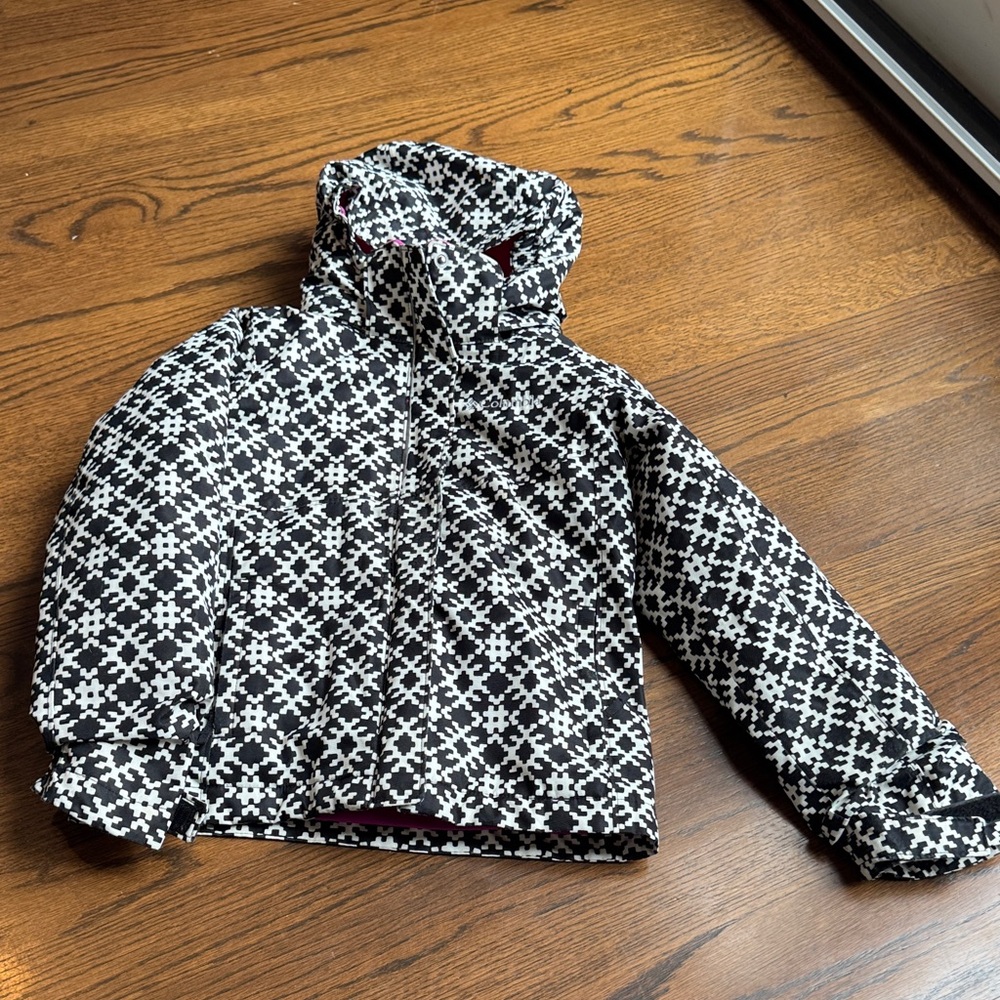 Columbia Kids Puffer Jacket in Black and White